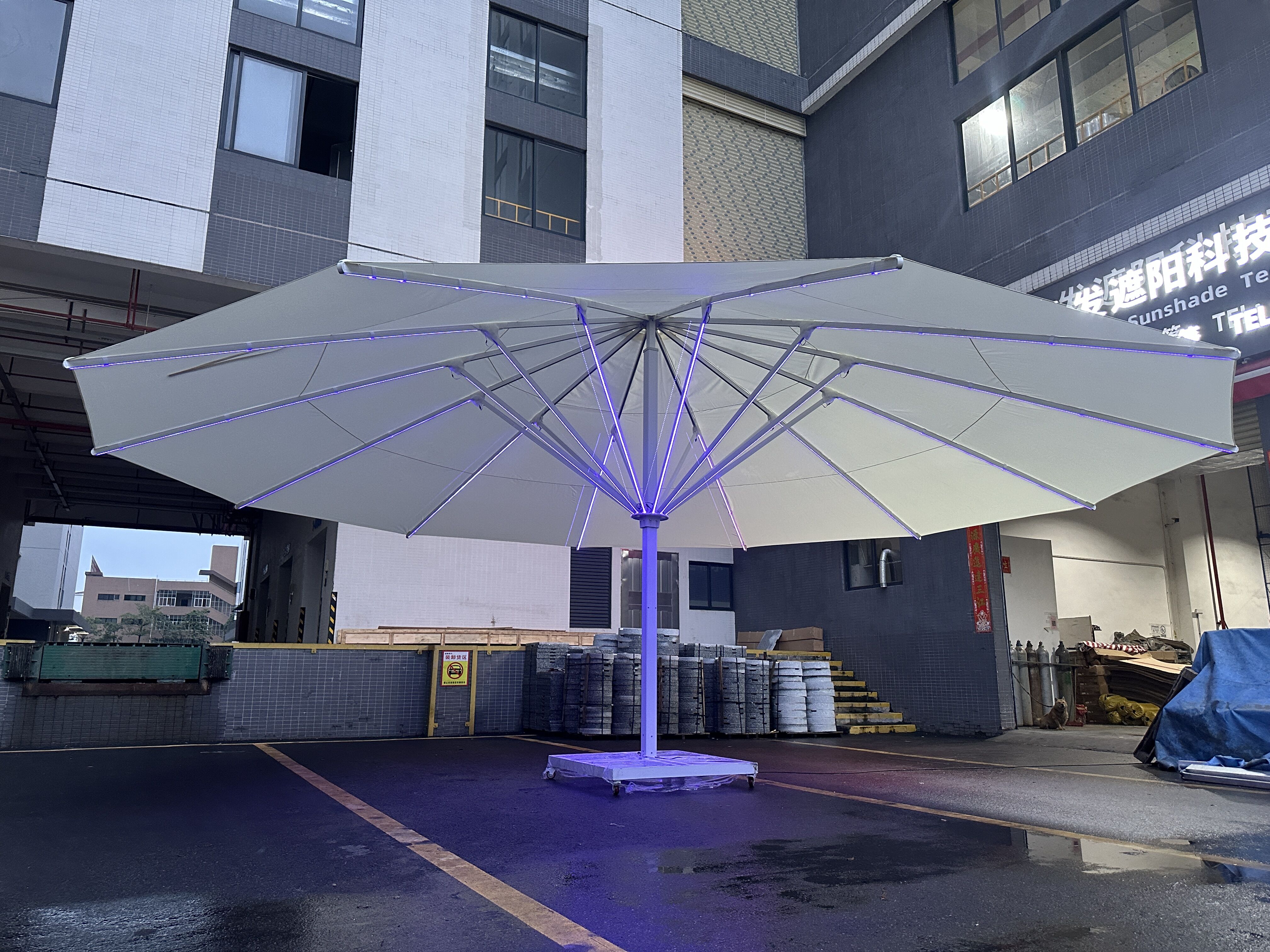 7M Outdoor Furniture LED Umbre - Outdoor Furniture Supplier recensione e prezzo