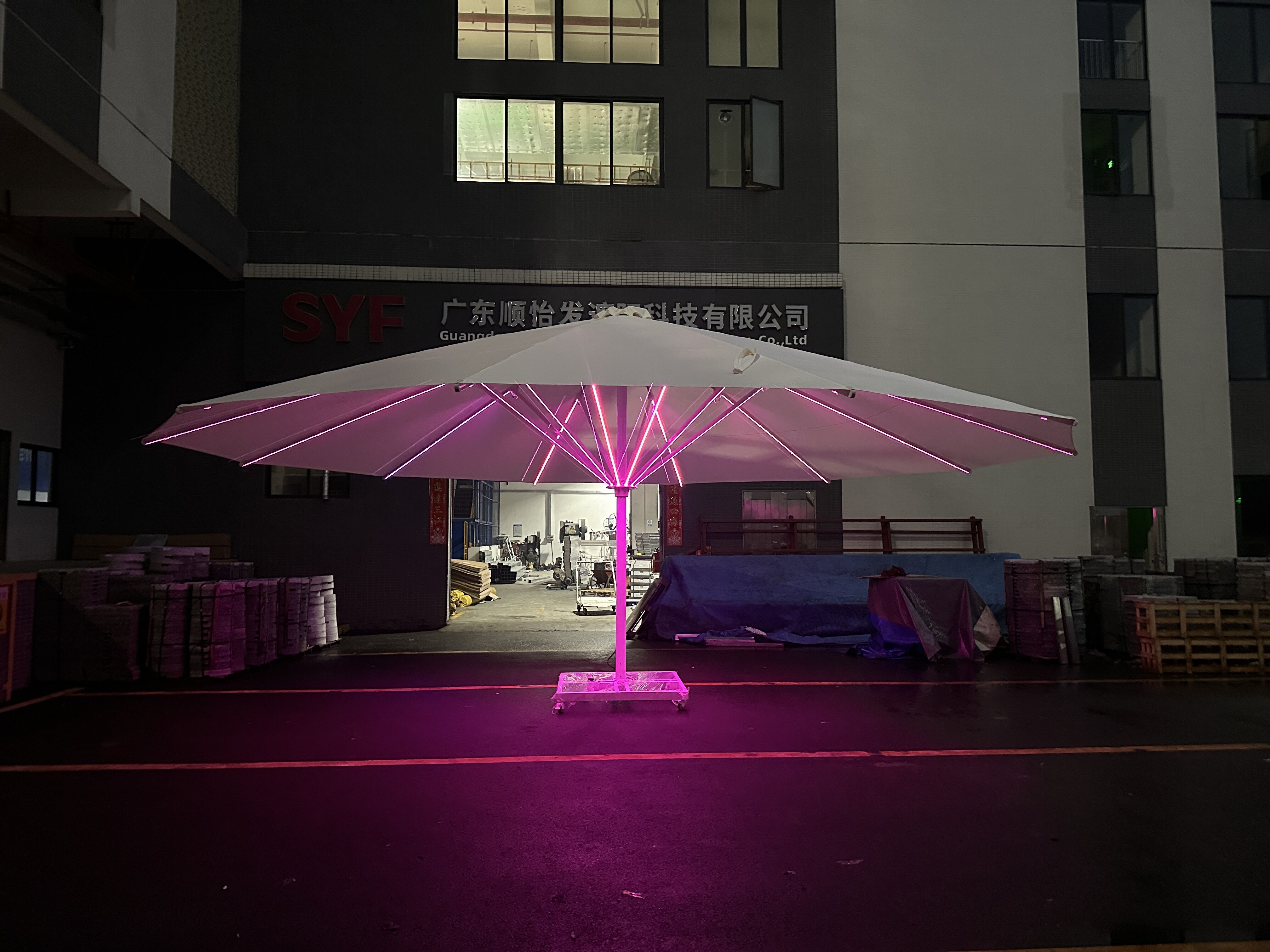 7M Outdoor Furniture LED Umbre - Outdoor Furniture Supplier recensione e prezzo