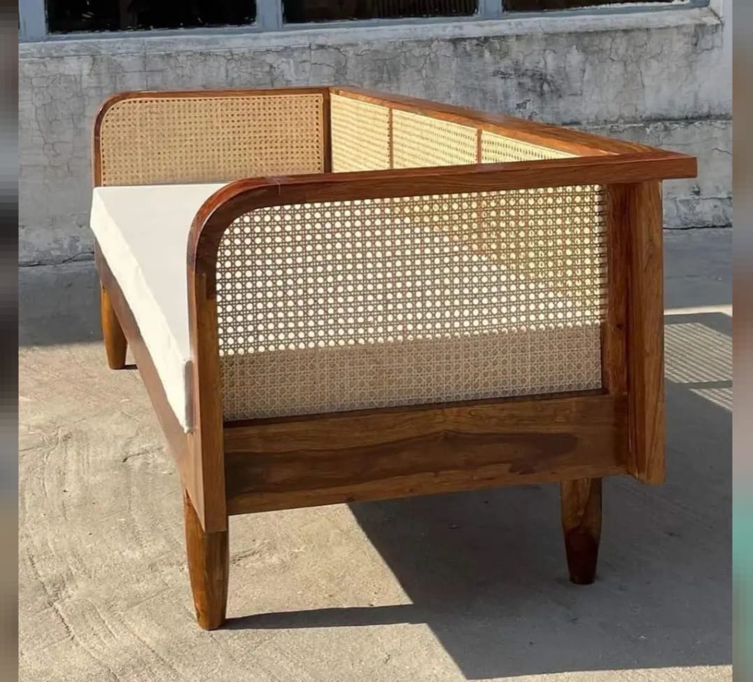Modern Design Natural 3 Seater - Garden Bench Metal recensione e prezzo
